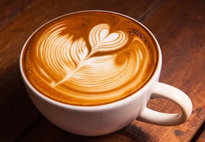 قهوه لاته، هنری به وسعت جهان
